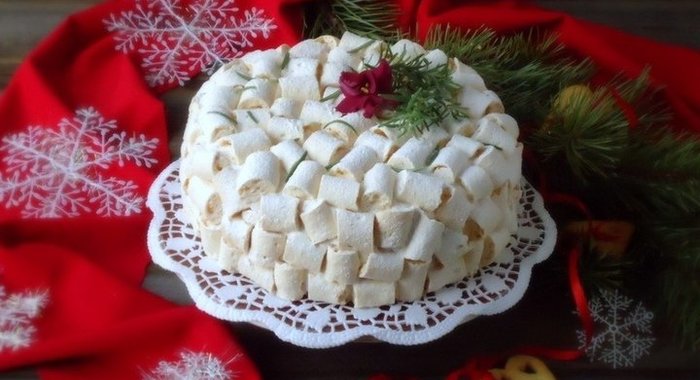 Торт медовый с черничным кремом