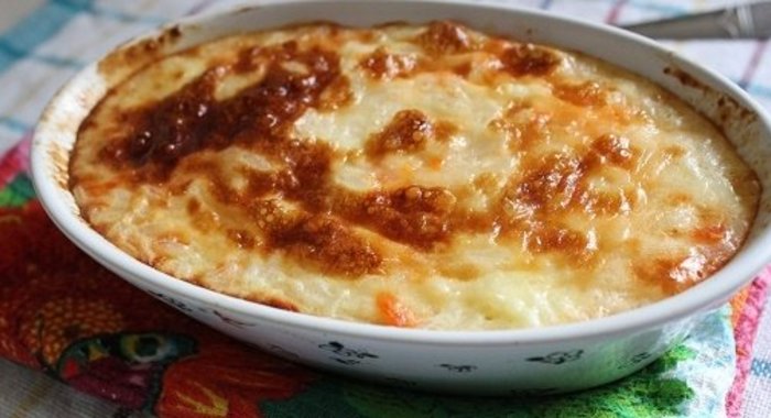 Рисовая запеканка с творогом, курагой и цукатами