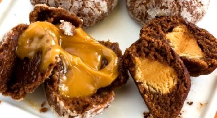 Шоколадное печенье с карамелью