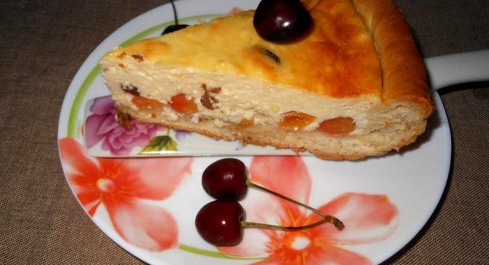 Открытый пирог с черешней