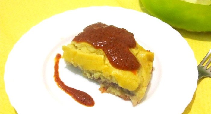 Запеканка из картофеля под красным соусом