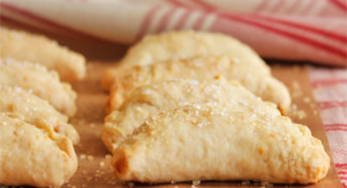 Пирожки с яблоками, корицей и сыром чеддер