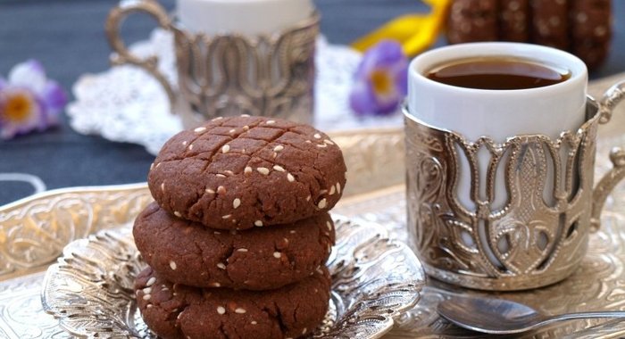 Шоколадное печенье с кунжутом