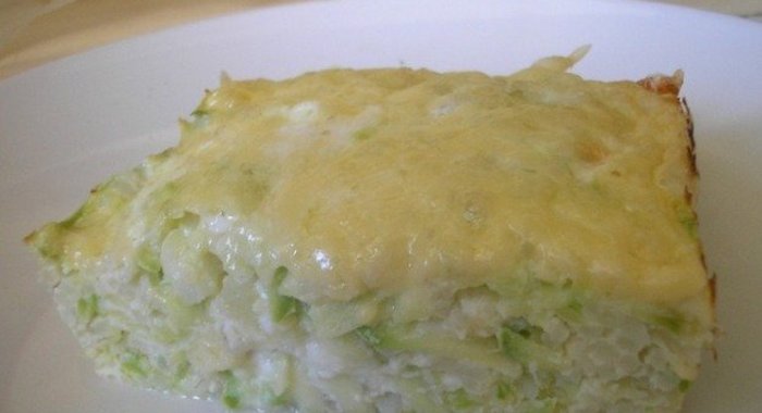 Запеканка из риса и кабачков