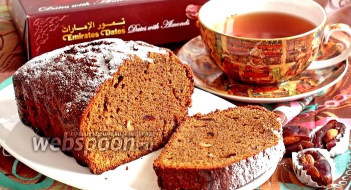 Кофейный кекс с финиками и миндалём