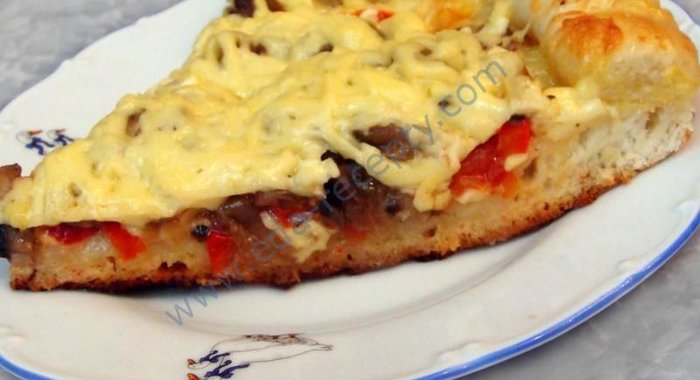 Грибная пицца с сырным бортиком