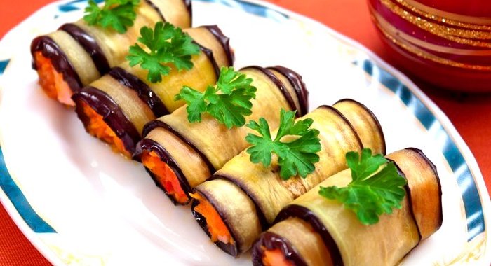 Рулетики из баклажанов