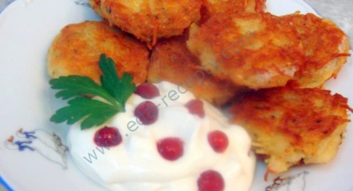 Оладьи из вермишели с сыром