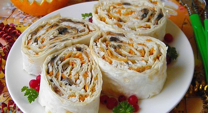 Новогодний рулет из лаваша