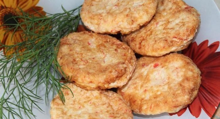 Котлеты из крабовых палочек с сыром
