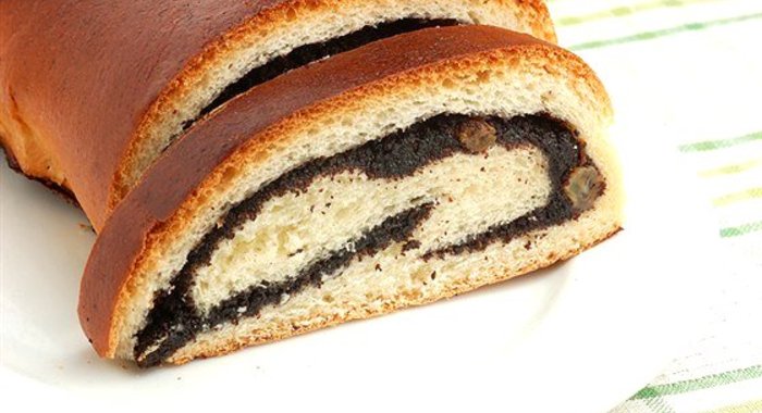 Маковый рулет с медом