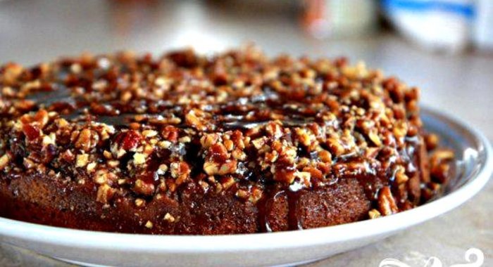 Перевернутый тыквенный пирог с орехами