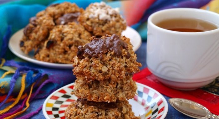 Овсяное печенье с изюмом и шоколадом