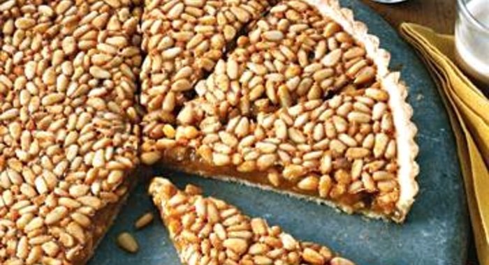 Торт с медом и кедровыми орехами