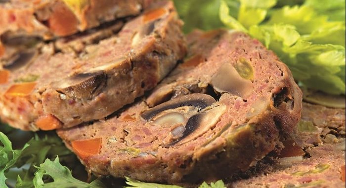 Рулет из говядины с ветчиной