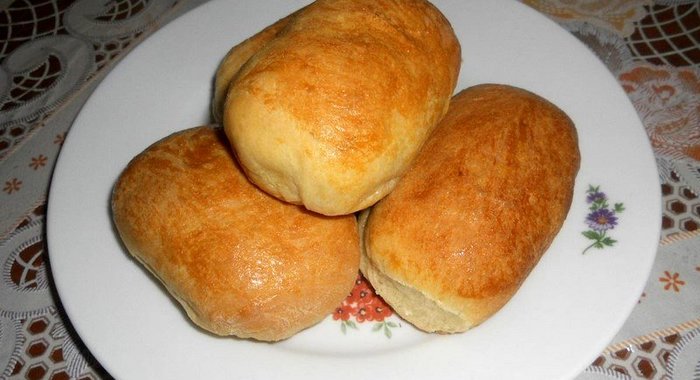 Пирожки с начинкой из квашеной капусты