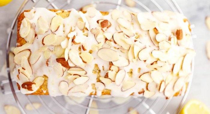 Лимонный кекс с миндалем и маком