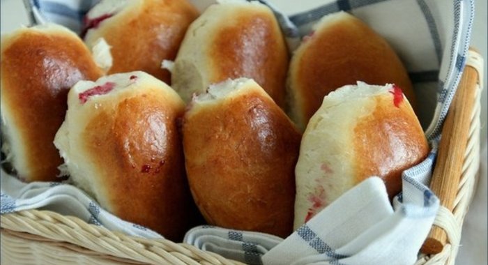 Пирожки с брусникой