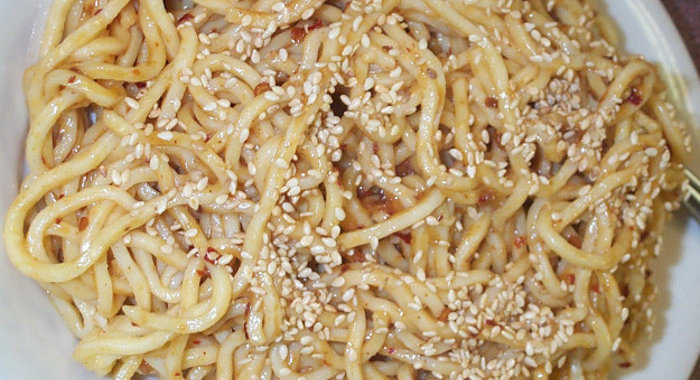 Холодная лапша с кунжутом