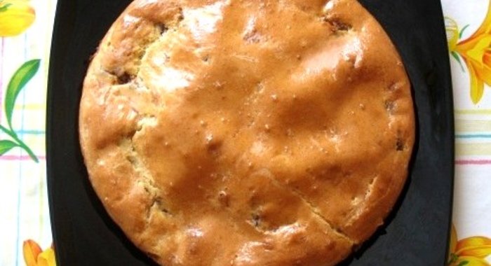 Пирог с рыбной консервой и картошкой