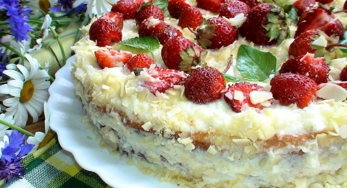 Торт « Клубника на дереве»