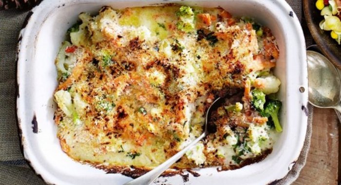 Запеканка с морковью, цветной капустой, брокколи и горчицей