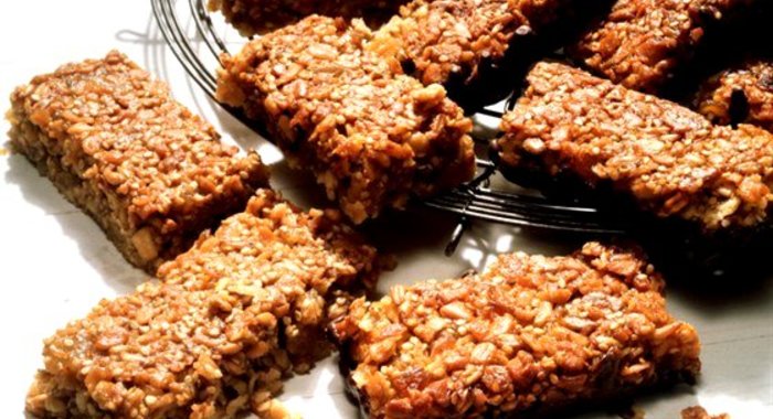 Геркулесовый пирог с фундуком