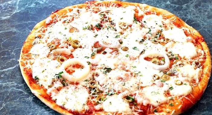 Пицца с кальмарами