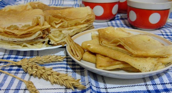 Блинчики с маслом и сахаром по-деревенски