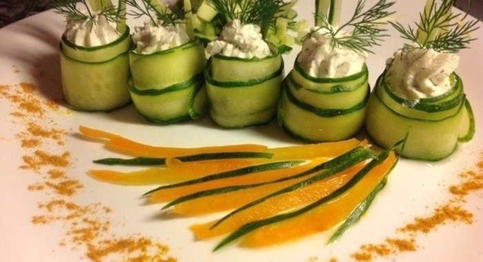 Огуречные рулетики с творожным сыром