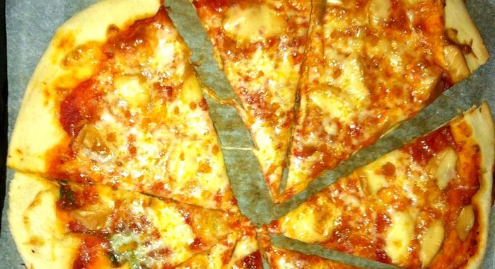 Пицца с копченым сыром и боттаргой