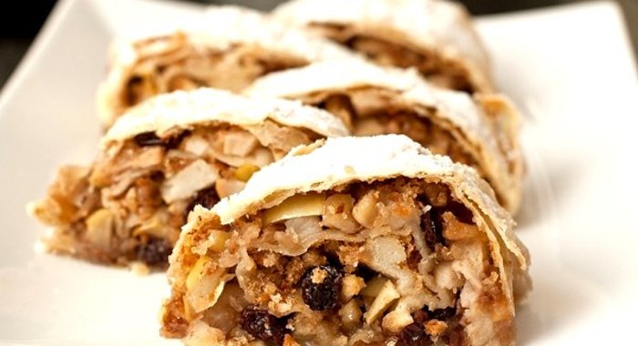 Рулетики с яблоками