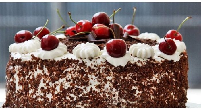 Торт Черный лес с вишней