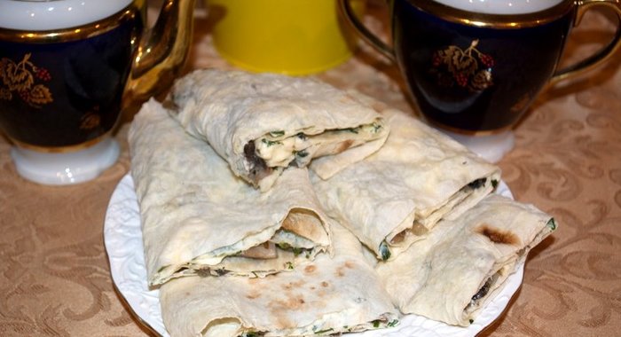 Грибной рулет из лаваша