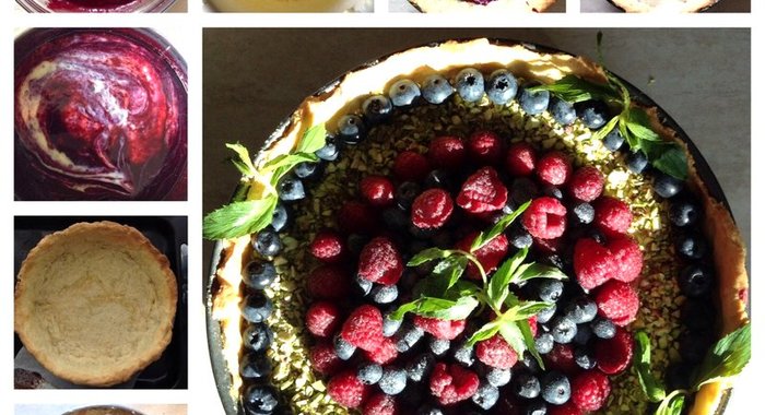 Лимонный торт-суфле с ягодным курдом