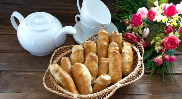 Пирожки с сосисками и сыром