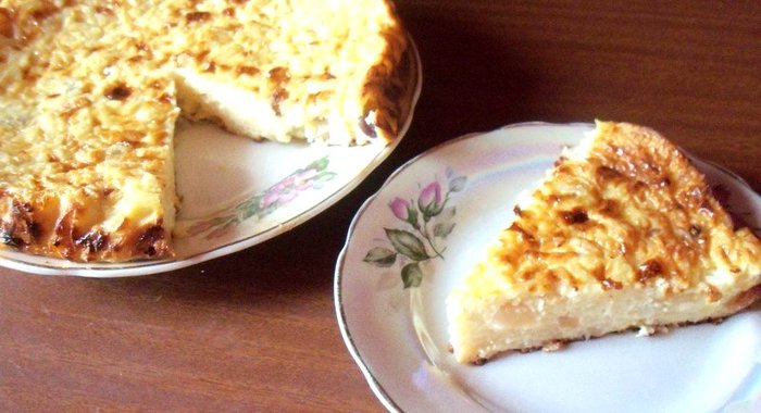 творожная бабка с яблоками и изюмом