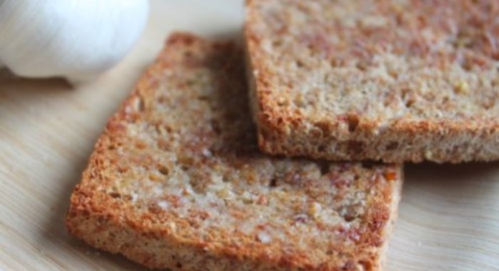 Жареный хлеб с чесноком