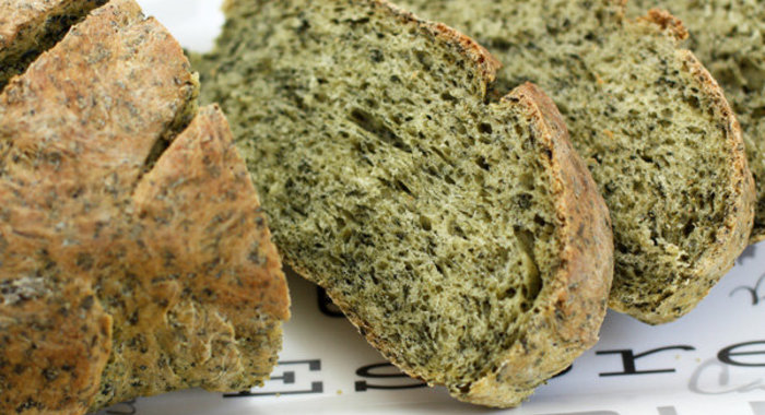 Зеленый хлеб со шпинатом