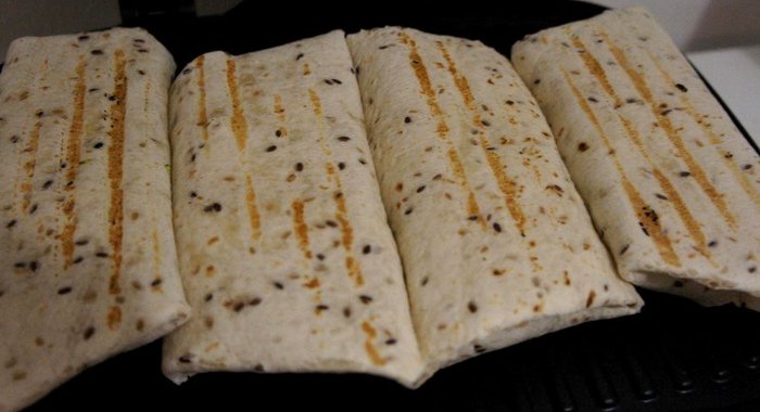 Рулеты с куриным филе и брокколи