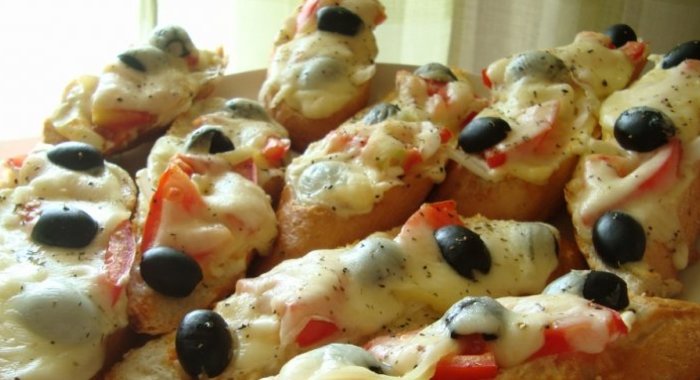 Пиццы на хлебе