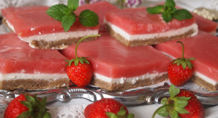 Овсяные квадратики «Клубника со сливками»