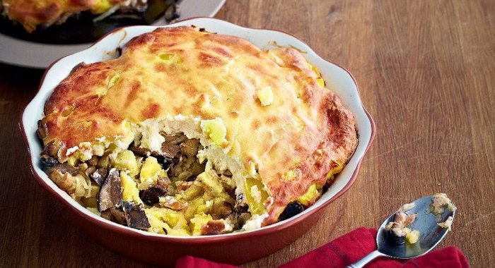 Запеканка из соленых грибов и картофеля