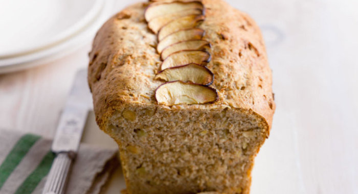 Яблочный кекс с фундуком