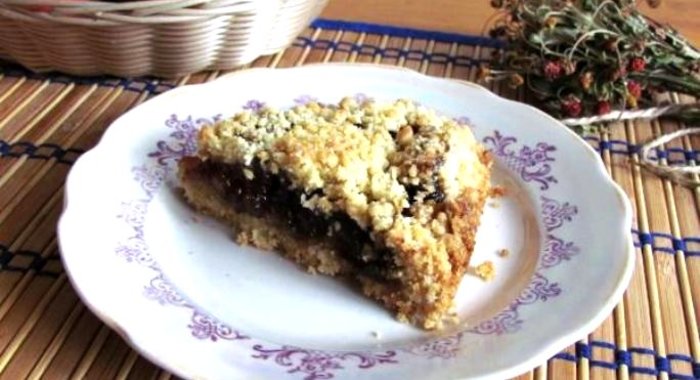 Пирог с грушевым вареньем