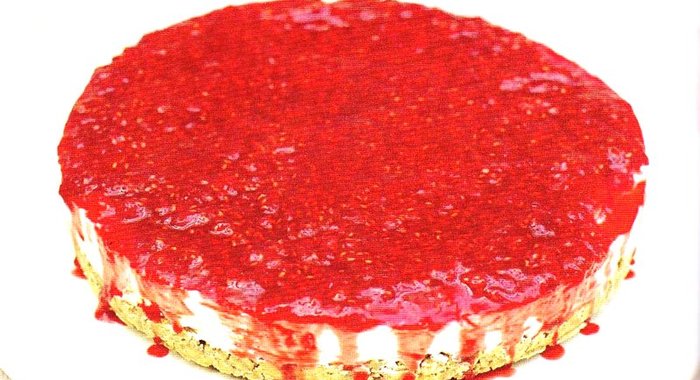 Ванильный чизкейк с малиновым соусом