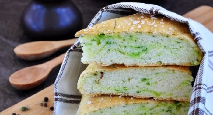 Фоккача с водорослями по-венециански