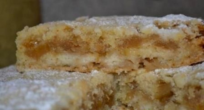 Насыпной пирог с тертыми яблоками