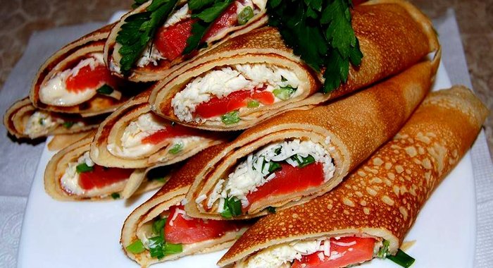 Блинчики с моцареллой и красной рыбой