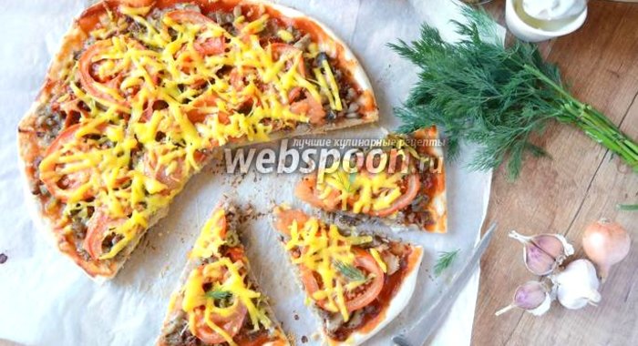 Острая пицца с говяжьим фаршем и грибами